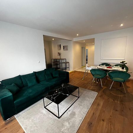 105 Quadratmeter Apartment, Parkplatz, Kinderfreundlich, 6 Personen, Wifi, Vollausgestattete Kueche, Crimmitschau Exterior foto
